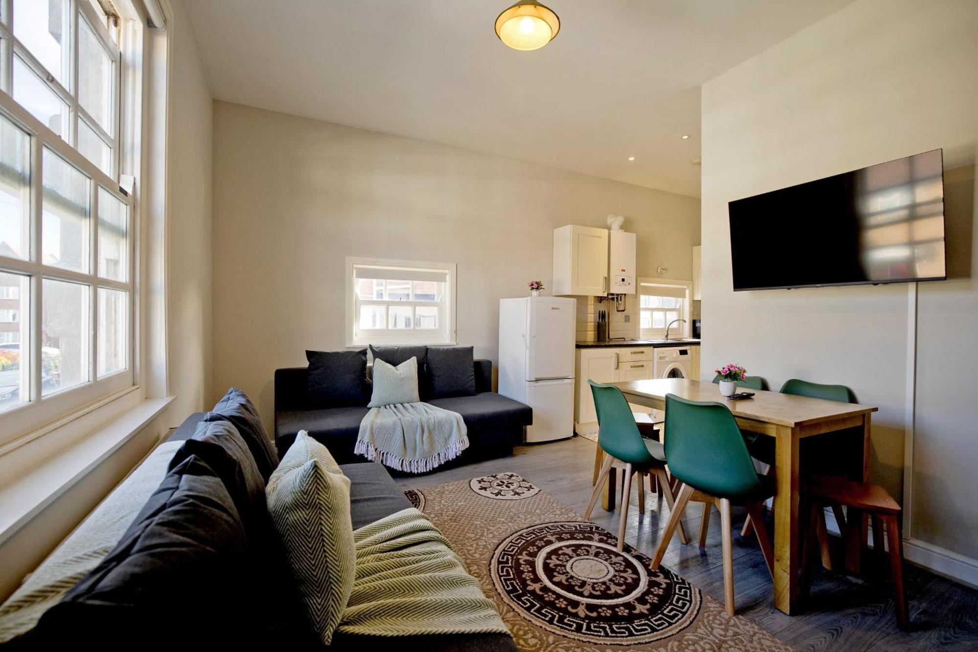 Imperial Barking Road Apartment *